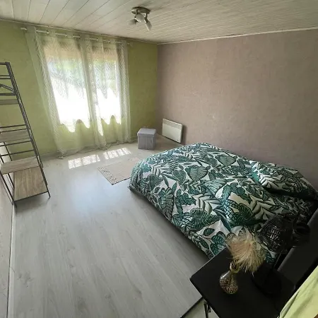 Les Demoiselles Du Ferienhaus